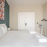 Апартаменты Elegant 3bd Bosphorus Views Chic Kadikoy #384 Стамбул